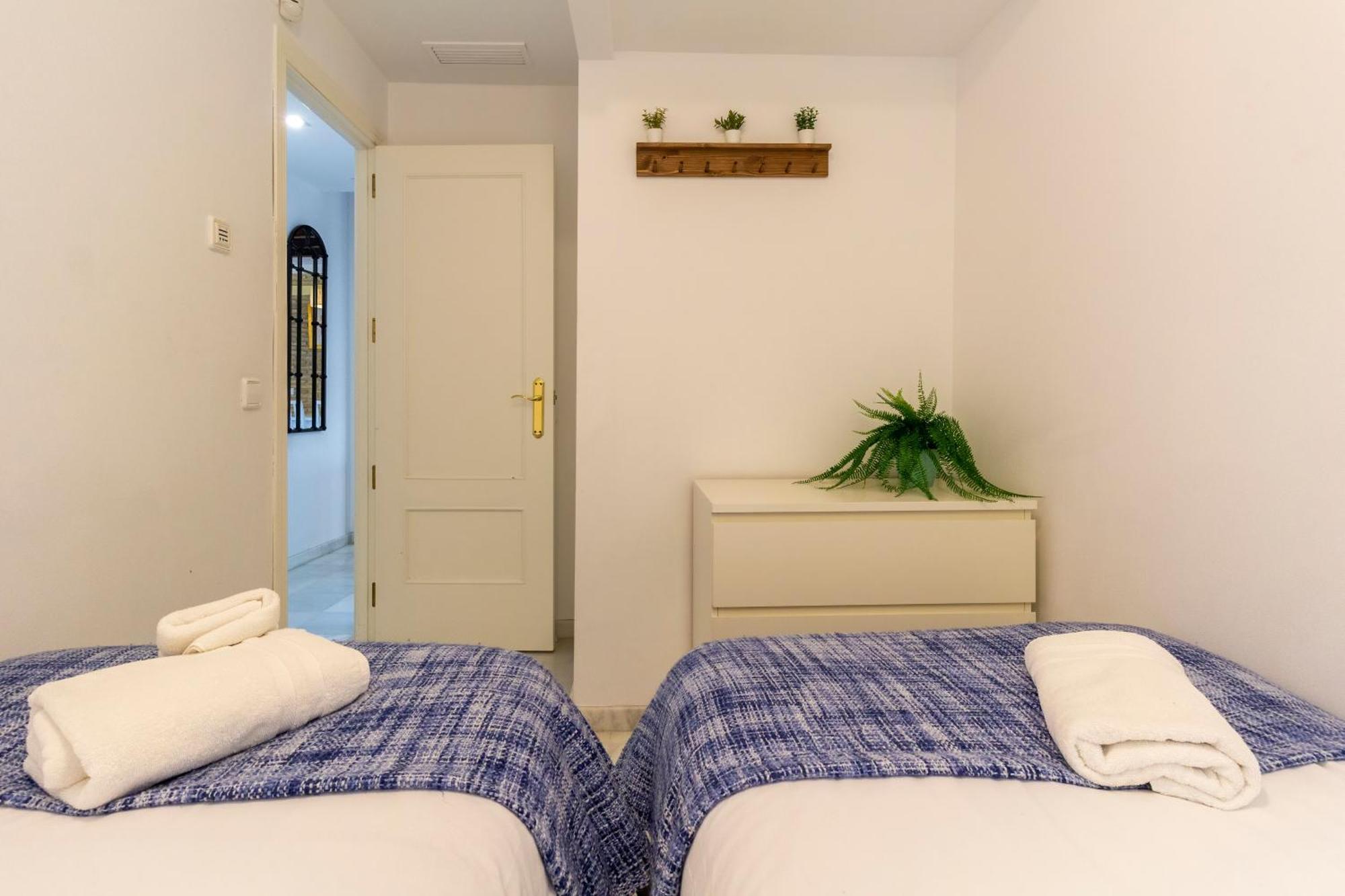 Alohamundi Pureza III Apartment Seville Luaran gambar