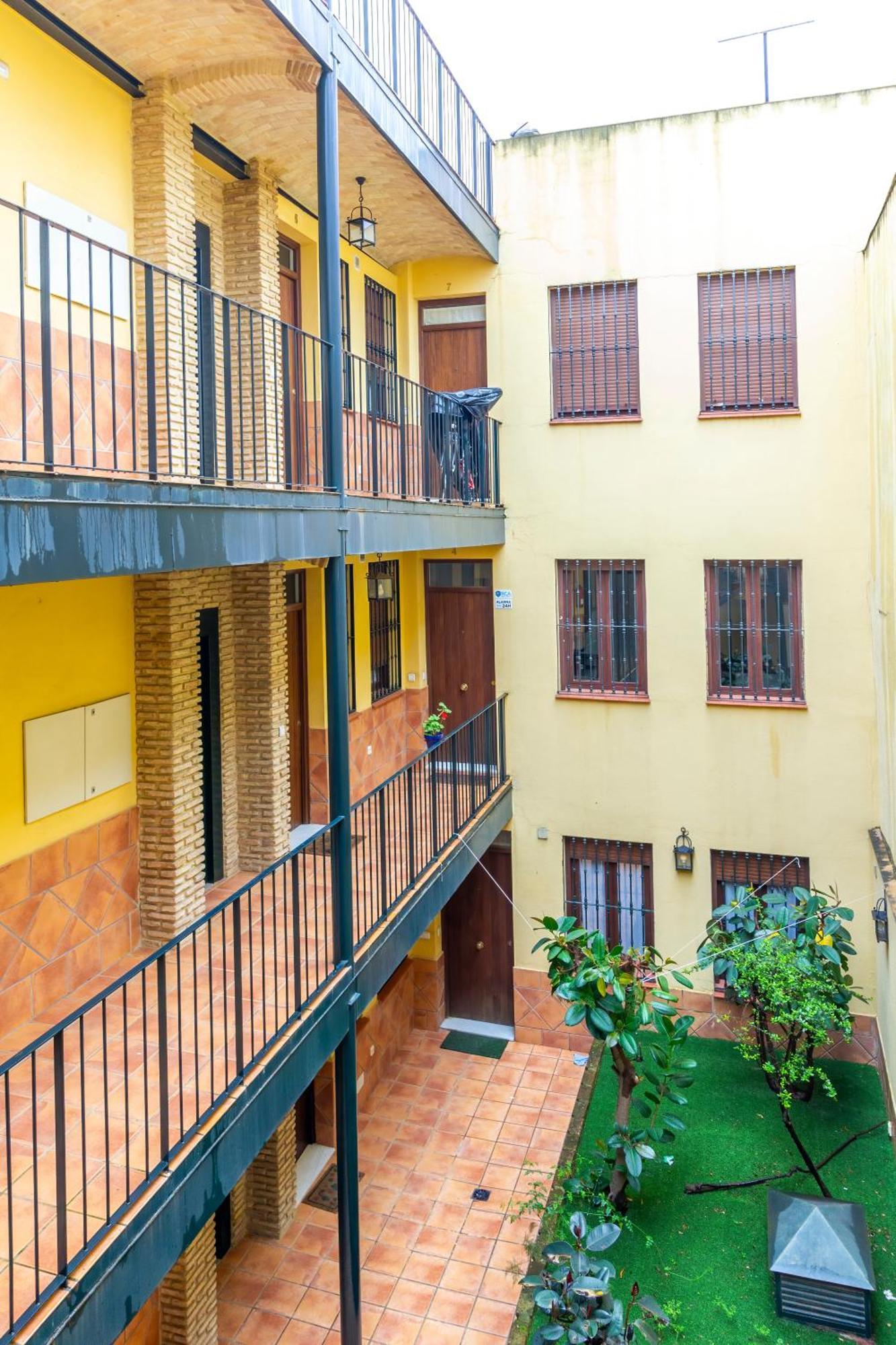 Alohamundi Pureza III Apartment Seville Luaran gambar